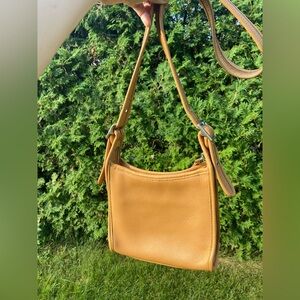 VINTAGE COACH BAG (RARE COLOR)